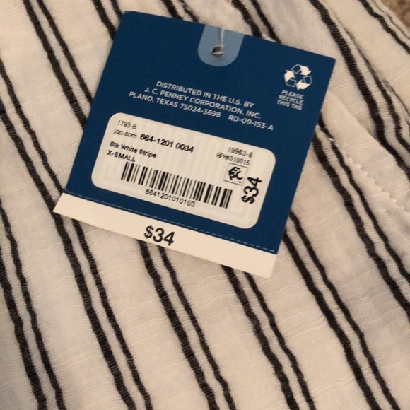 SHORTS - Picture 2 of 4